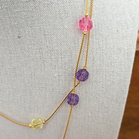 TRIFARI PASTEL ACRYLIC BEAD & GOLD TONE CHAIN NECKLACE - Picture 2 of 5